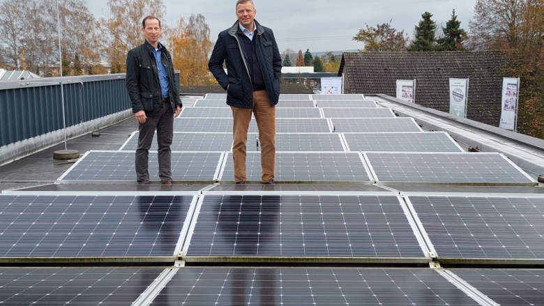 Photovoltaik und Batteriespeicher auf kommunale Dächer