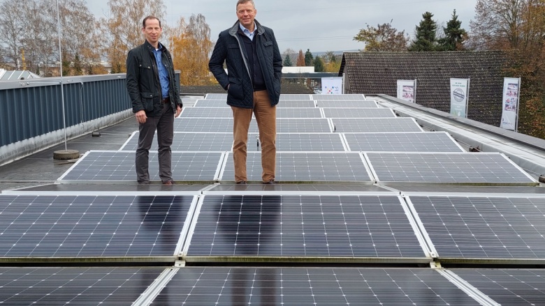 Photovoltaik und Batteriespeicher auf kommunale Dächer Photovoltaik und Batteriespeicher auf kommunale Dächer